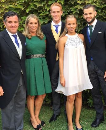 Maite Iglesias with her husband Jose Maria Fernandez and children